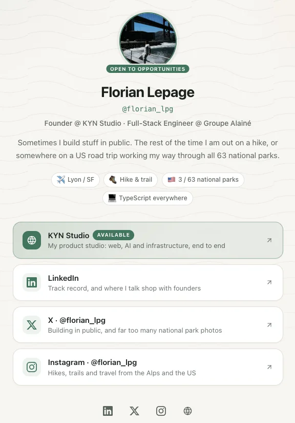 Florian Lepage’s link hub in light mode with profile, interactive badges and professional links.